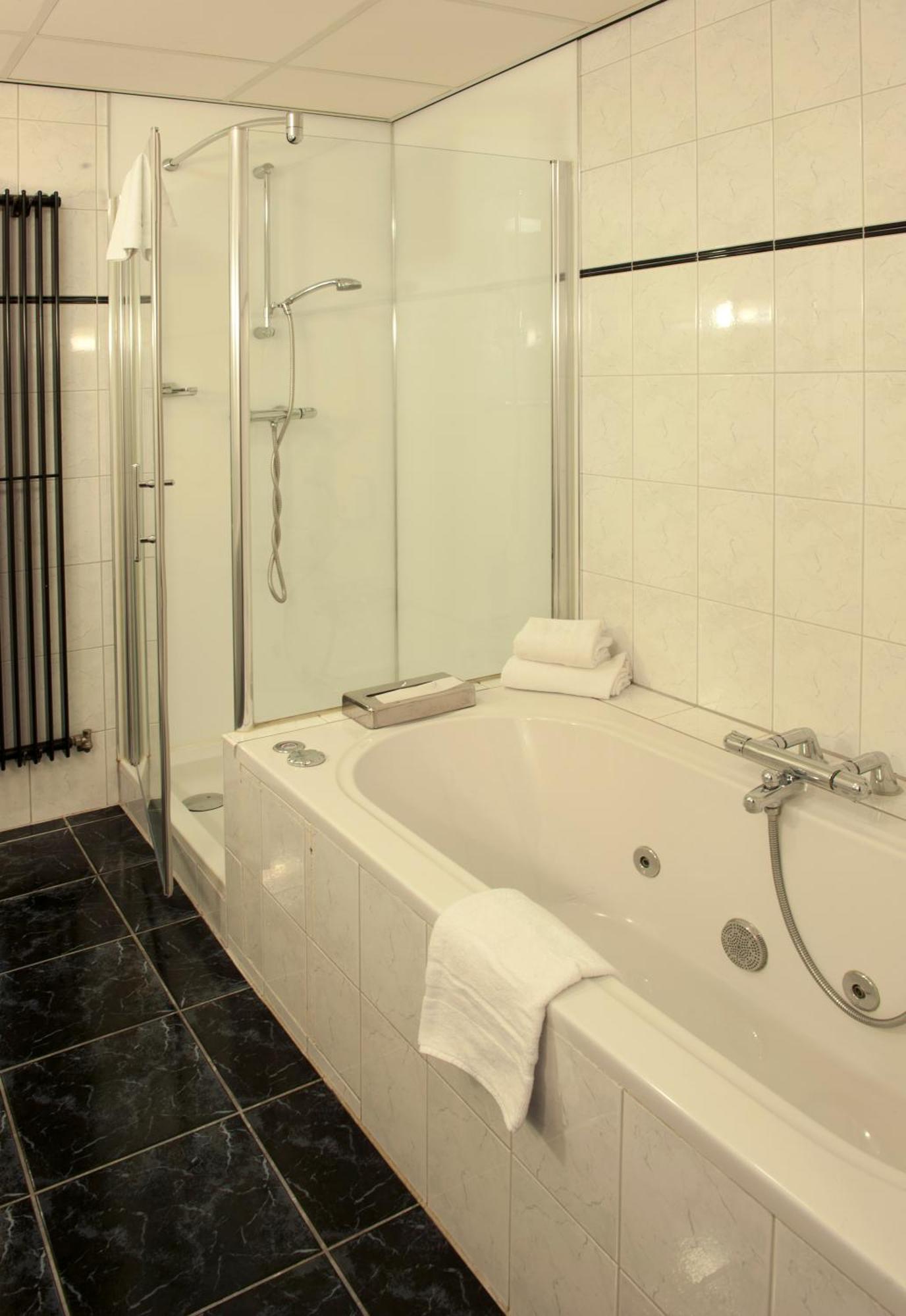 Hotel Wapen Van เดลเด็น ภายนอก รูปภาพ